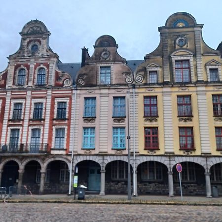 Au Coeur De La Grand Place Arras Esterno foto
